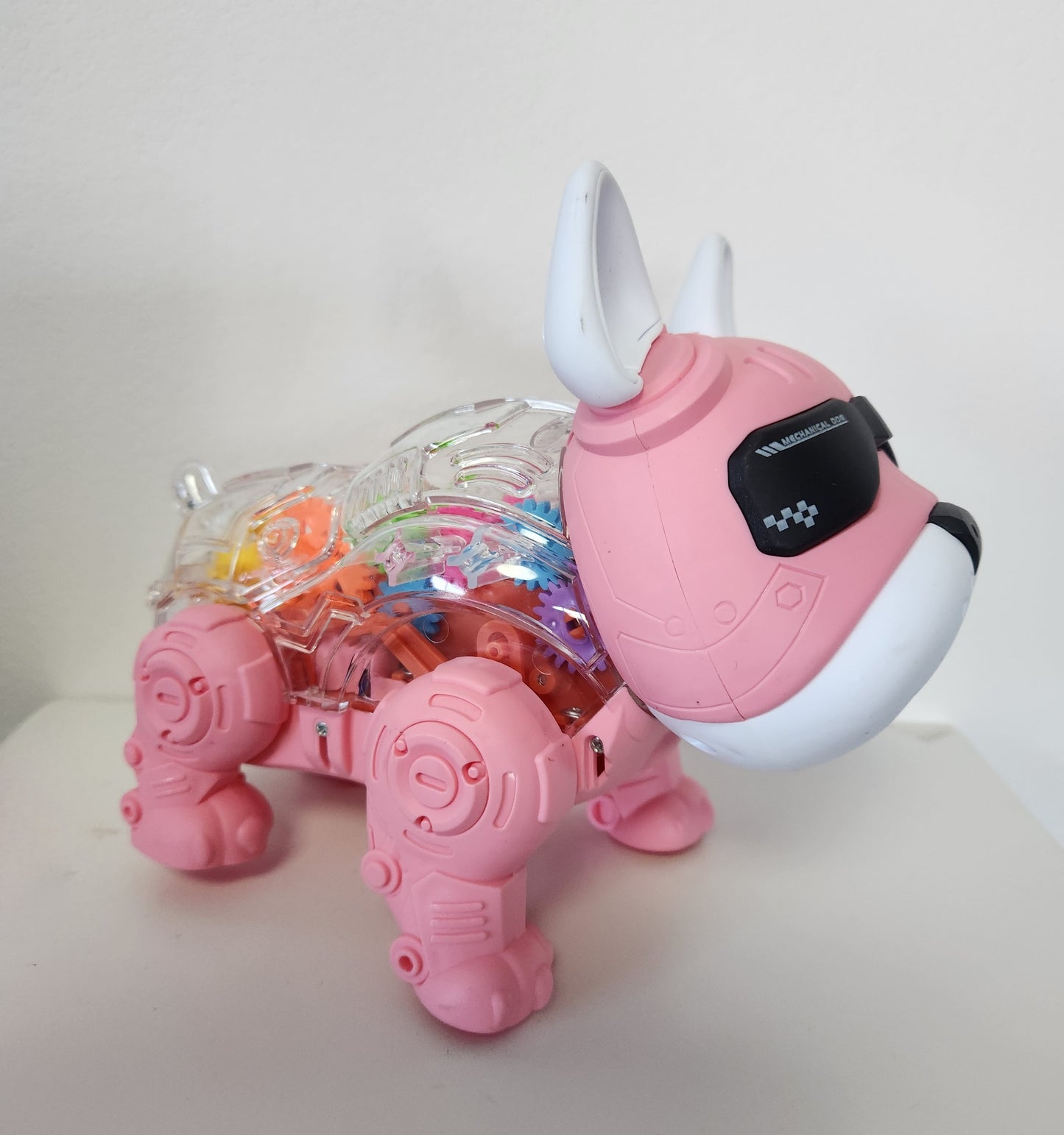 ピカピカ光って動くよ!コミカルフレブルロボット君