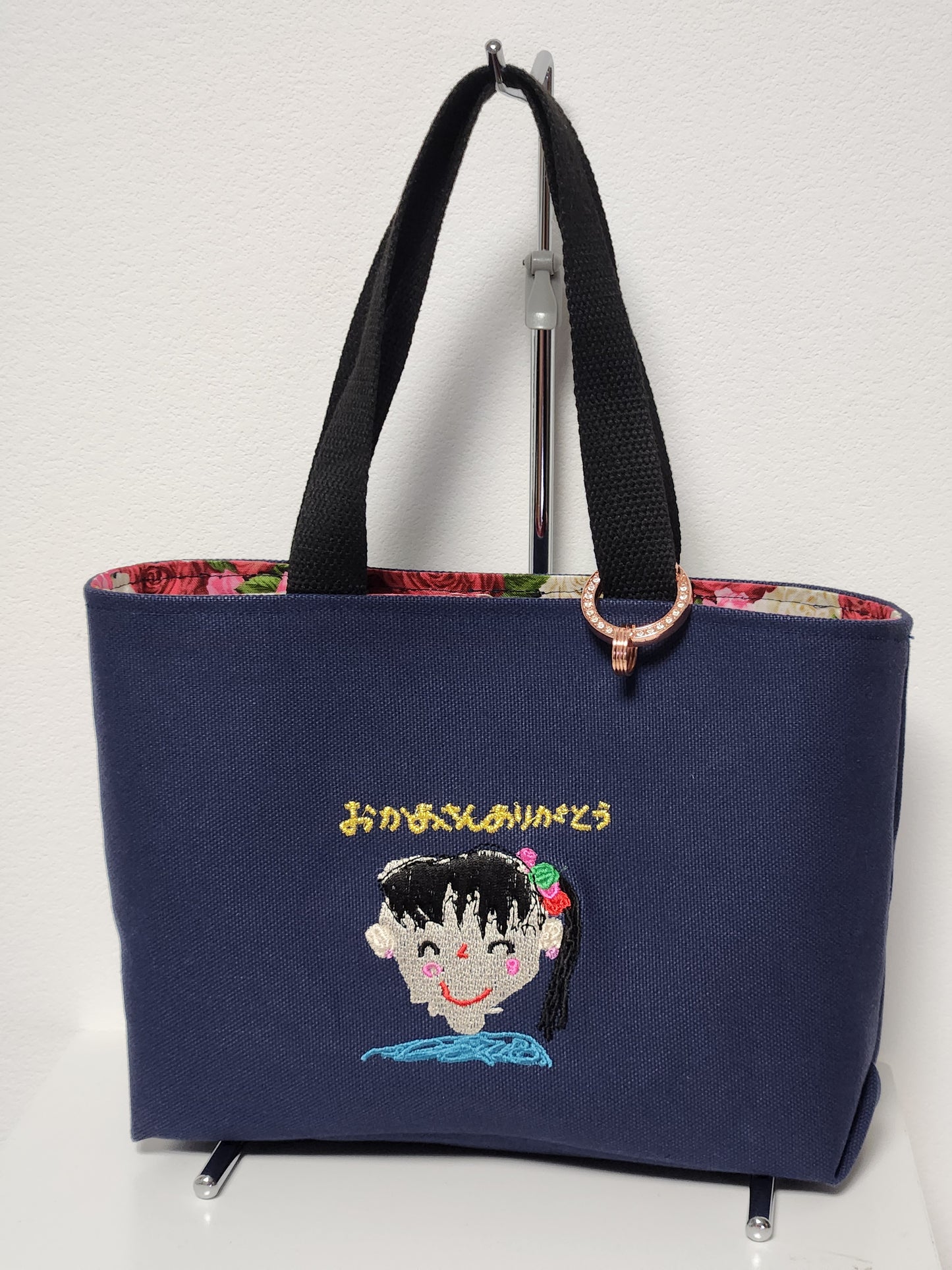 お子様の絵を刺繍にします!思い出を形に。思い出を素敵なギフトに