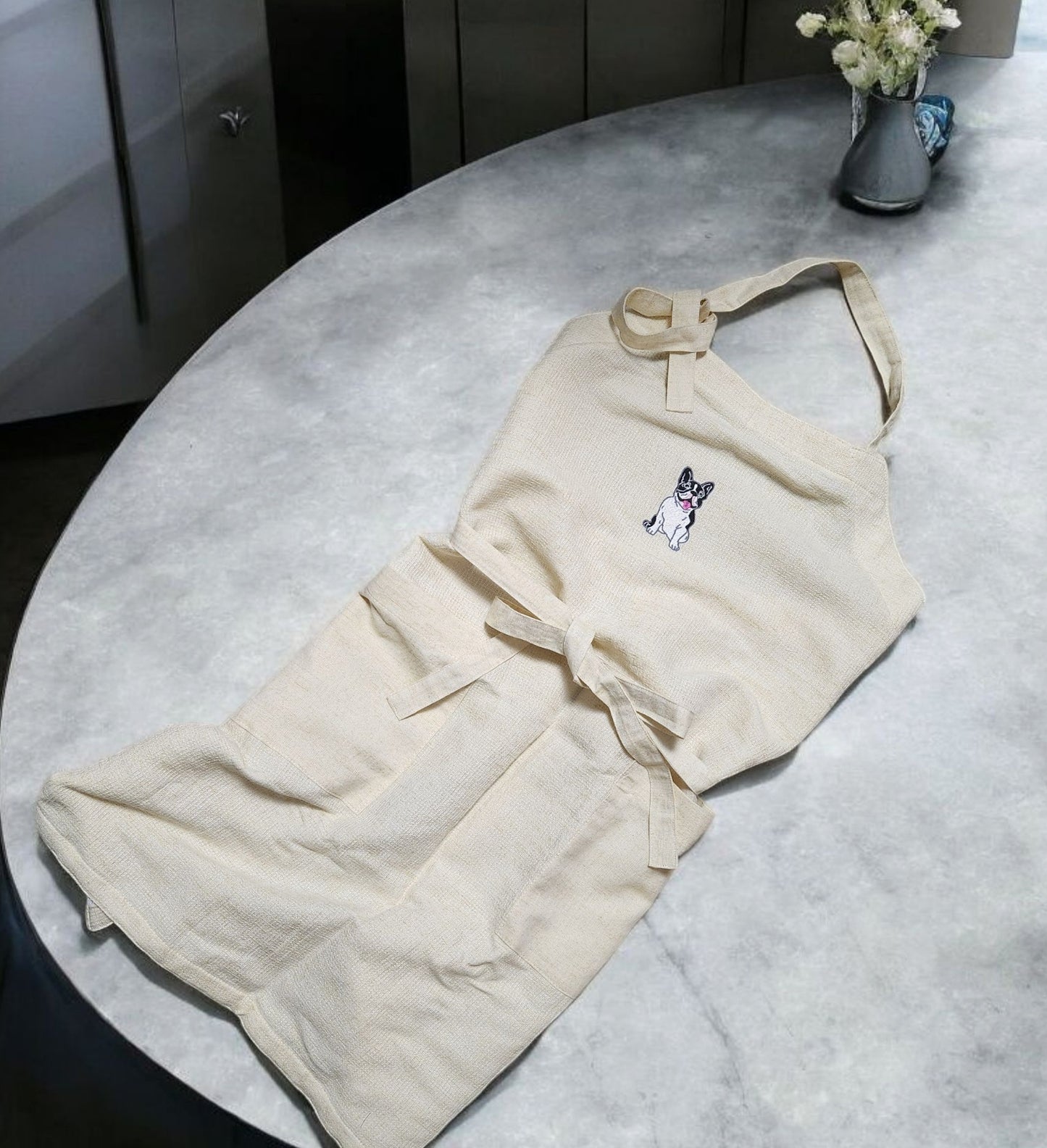 うきうきするフレブル刺繍エプロン
