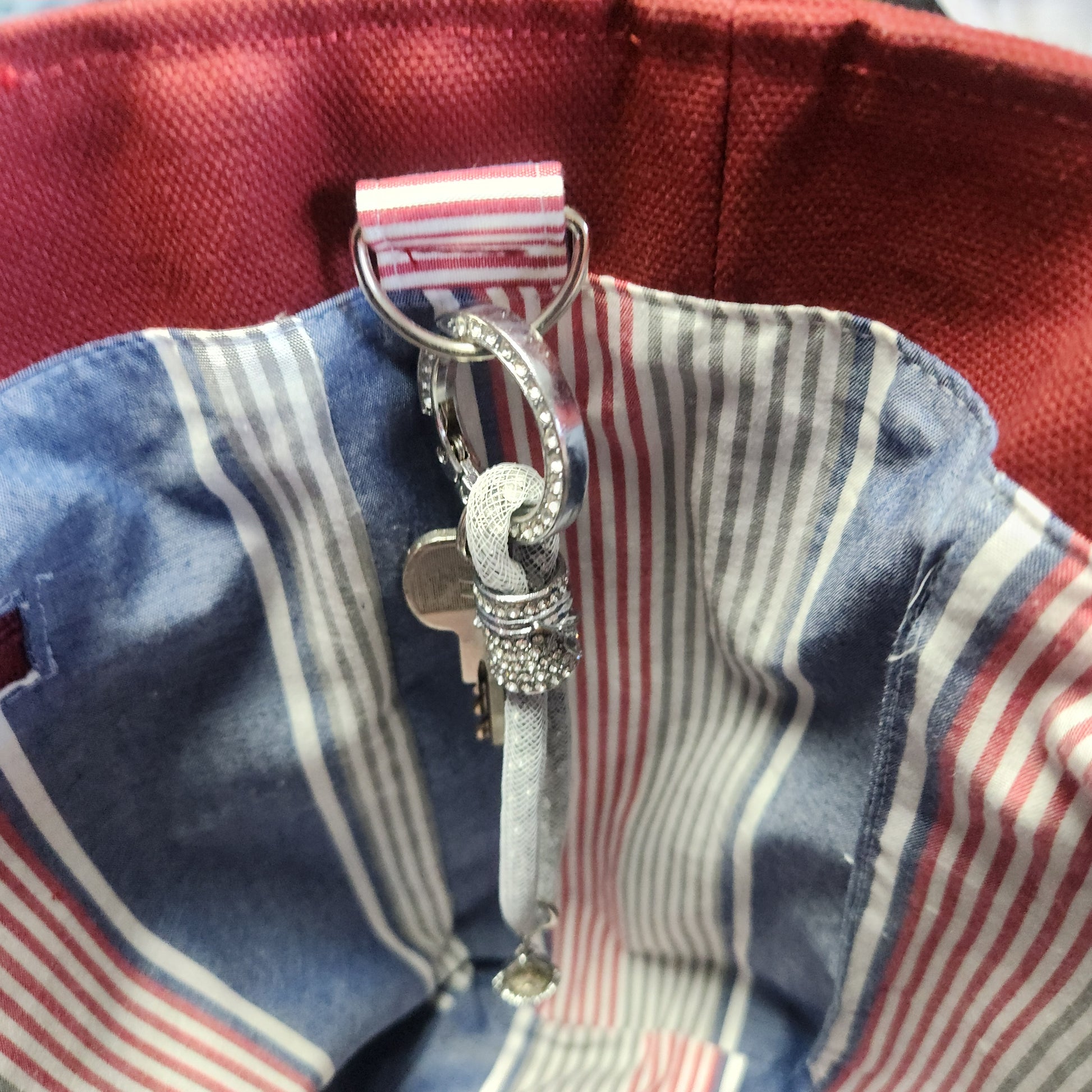 ブヒたちの「いつもありがとう」が聞こえる "Merci Four" tote ストラッププレゼント付き