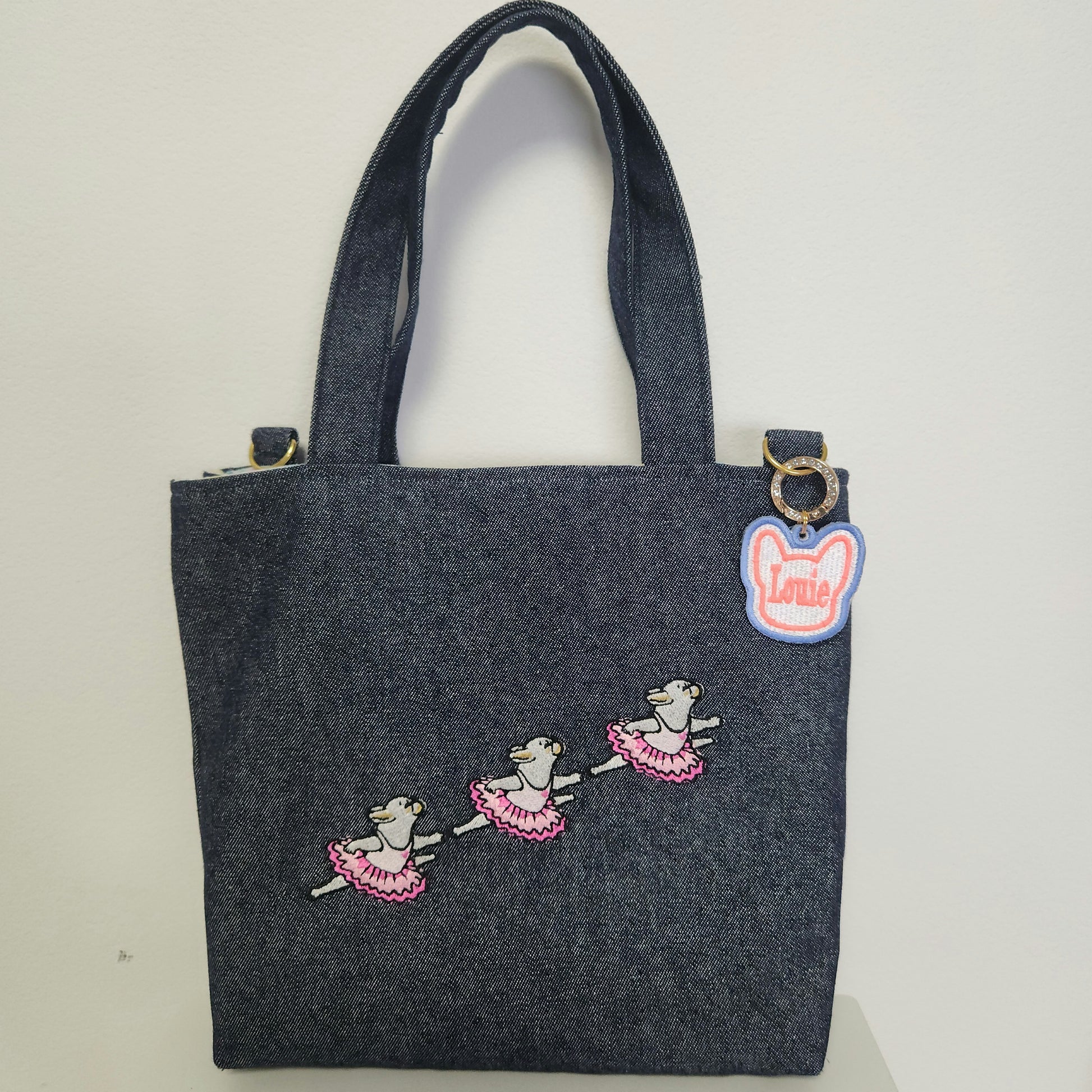 闇夜に光るネームタグ・チャーム Glow Charm - Light Up Your Night Walks