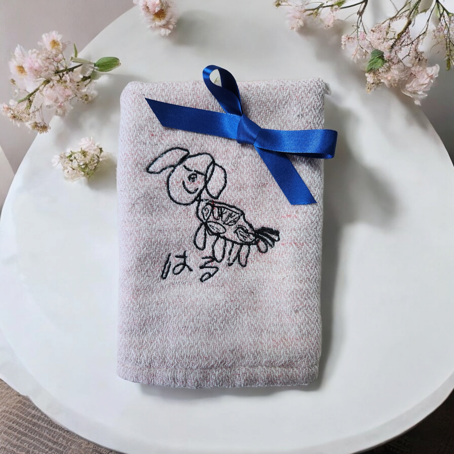This is a drawing embroidery ticket. It can be used as a gift or for home use.