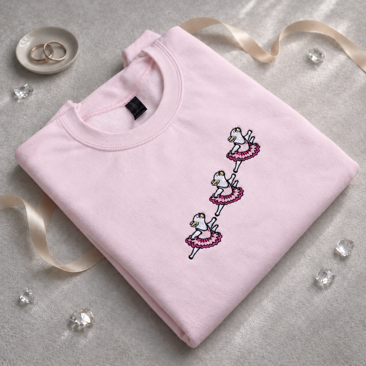 オリジナル刺繍で大人のフレブルスウェット