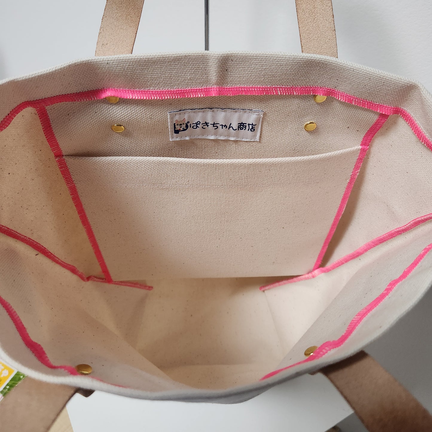 フレンチブルドッグ刺繍入り、厚手日本製帆布のトートバッグ