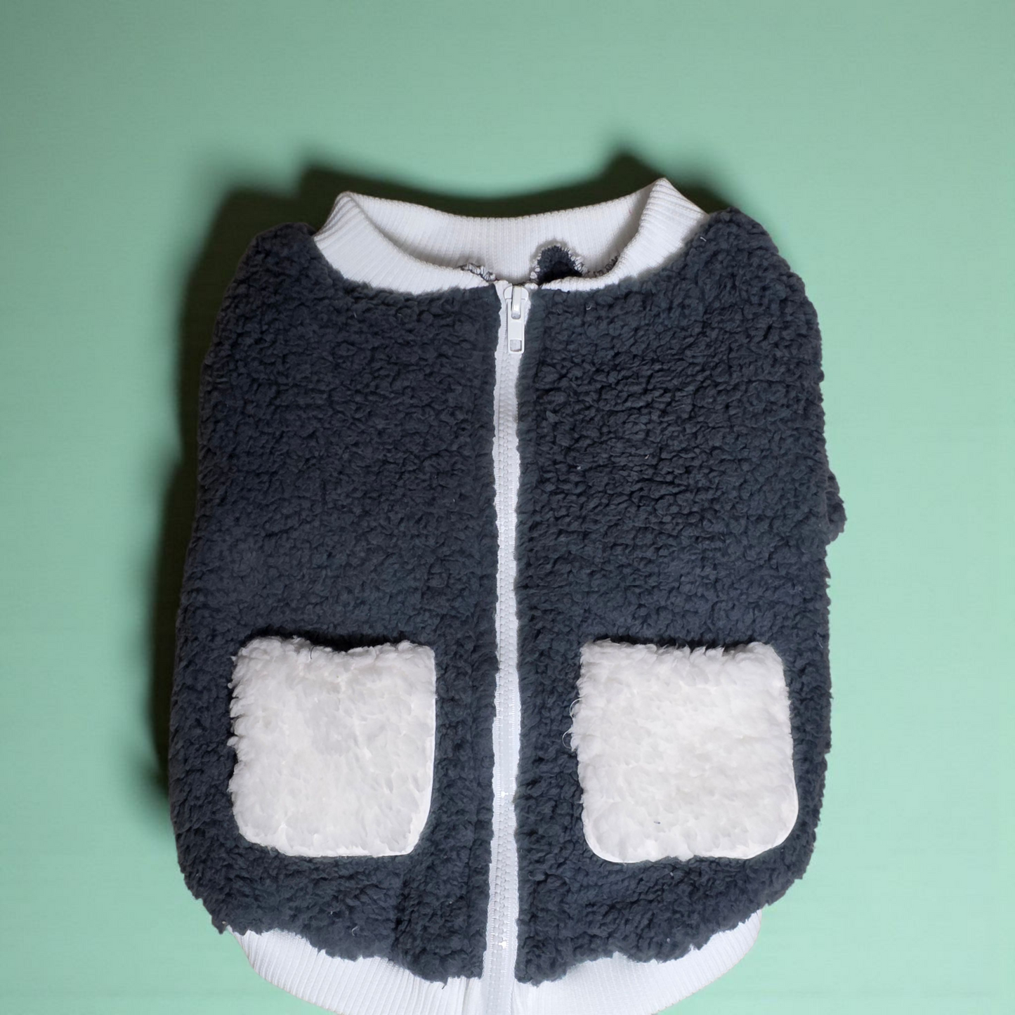 これから活躍、柔らかで暖かい、しかもバッグファスナーで着せやすい