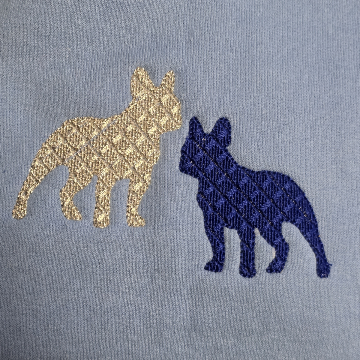 オリジナル刺繍で大人のフレブルスウェット