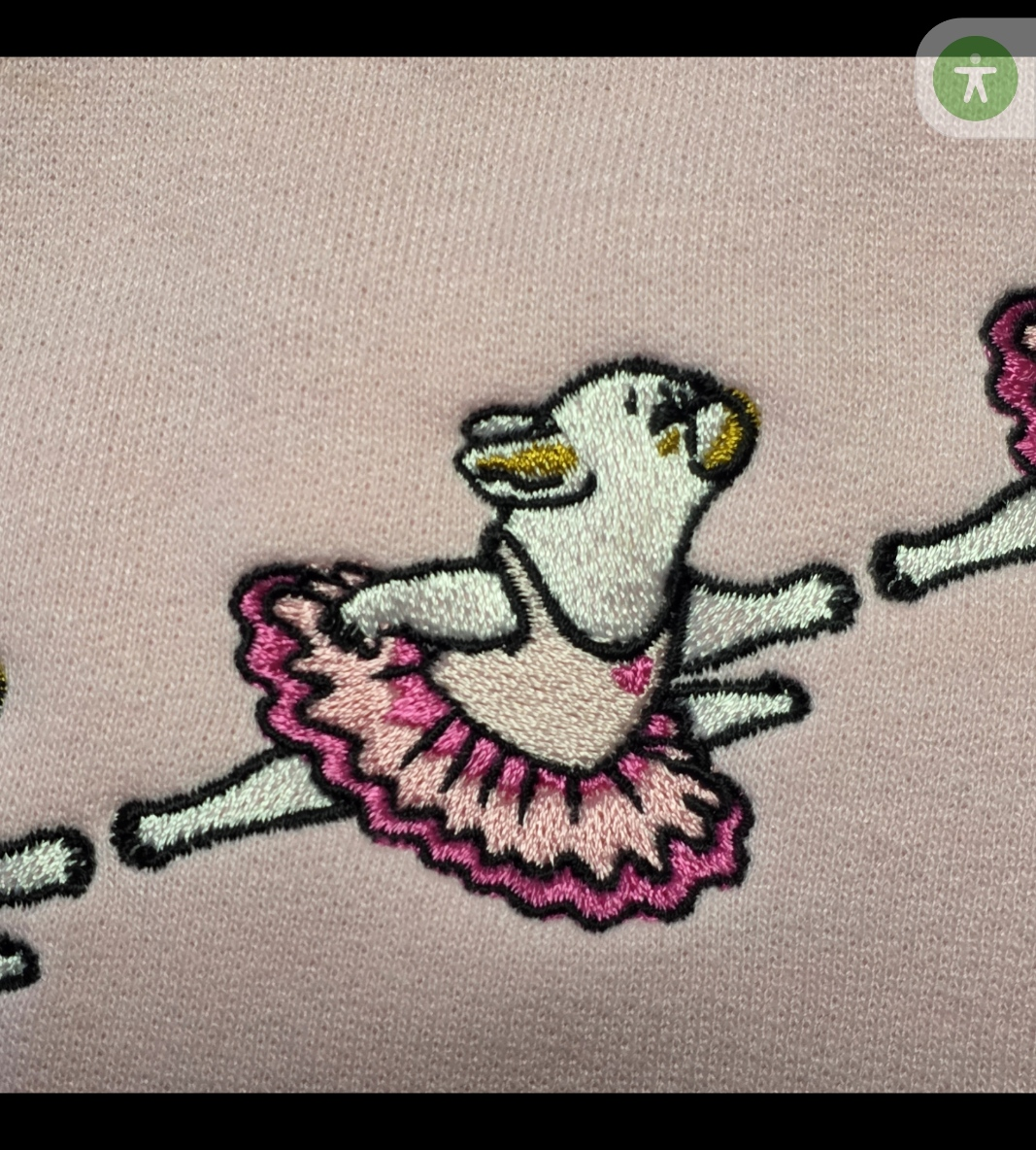 オリジナル刺繍で大人のフレブルスウェット